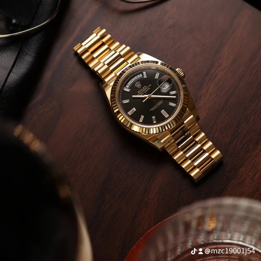 Rolex Day-Date Or Jaune – Cadran Noir Serti ✨