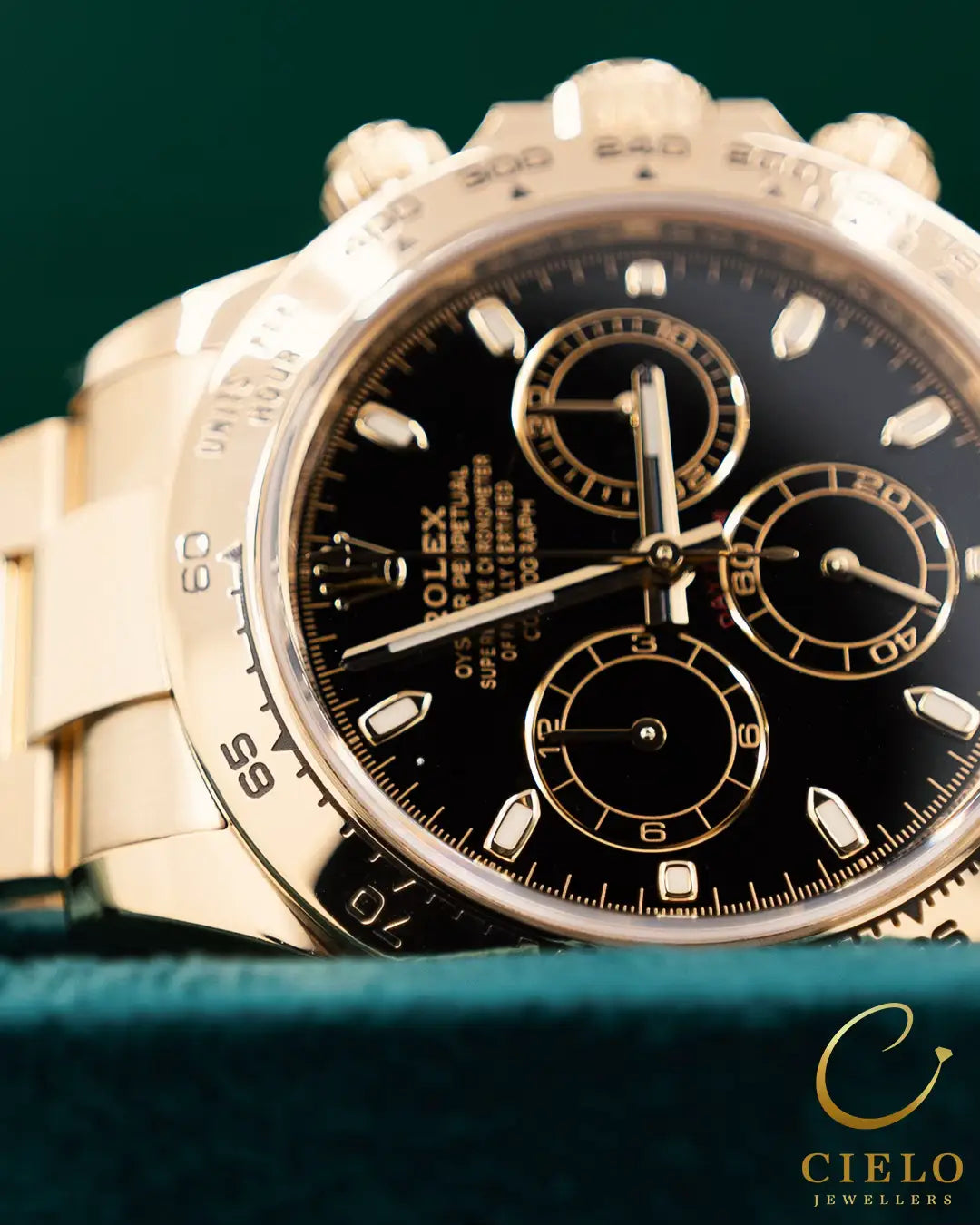 🕰️ ROLEX DAYTONA OR JAUNE – L’ÉLÉGANCE DU CHRONOGRAPHE LÉGENDAIRE
